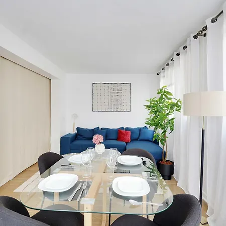 Daire Beautiful 2br 6p - Eiffel Tower *