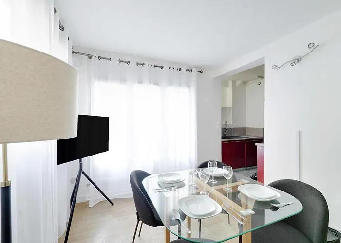 Beautiful 2br 6p - Eiffel Tower Párizs